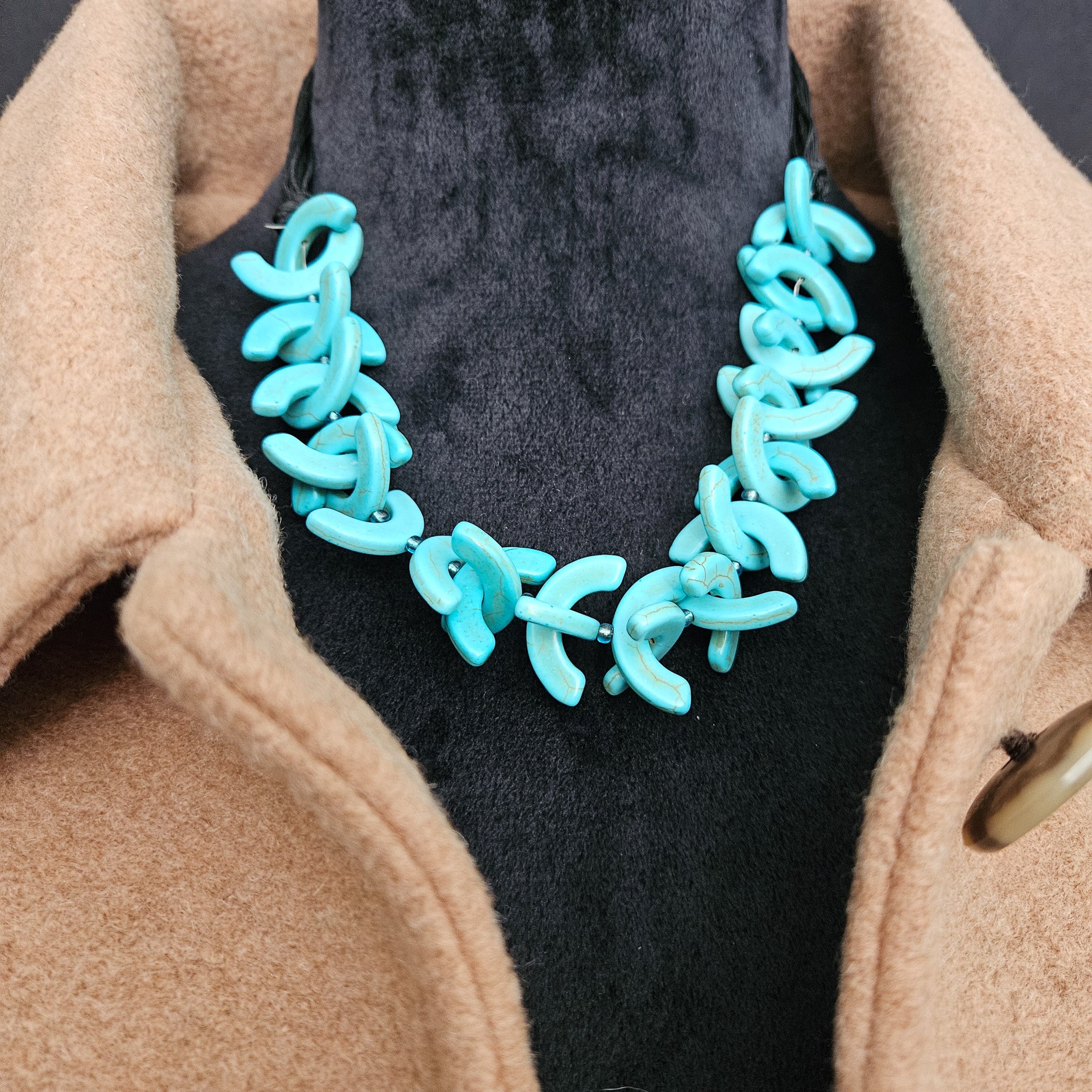 Turquoise Dyed Howlite U Shaped Cut Stone Necklace