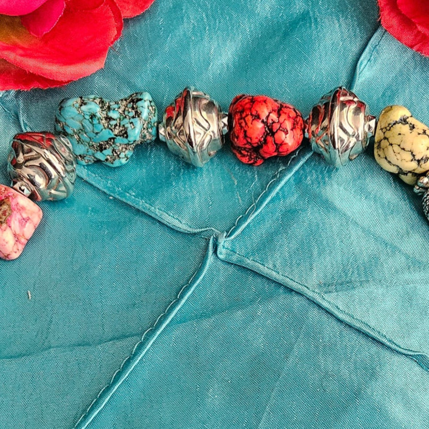 Beautiful Dyed Howlite Stones & Silver Bead Necklace