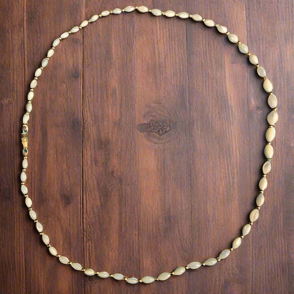 Vintage Avon Mother of Pearl Beaded Necklace