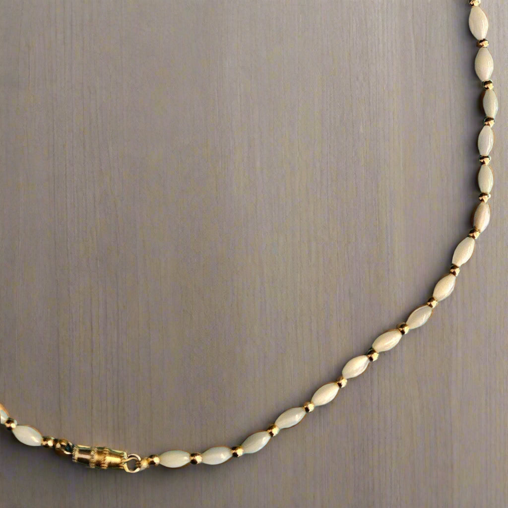 Vintage Avon Mother of Pearl Beaded Necklace