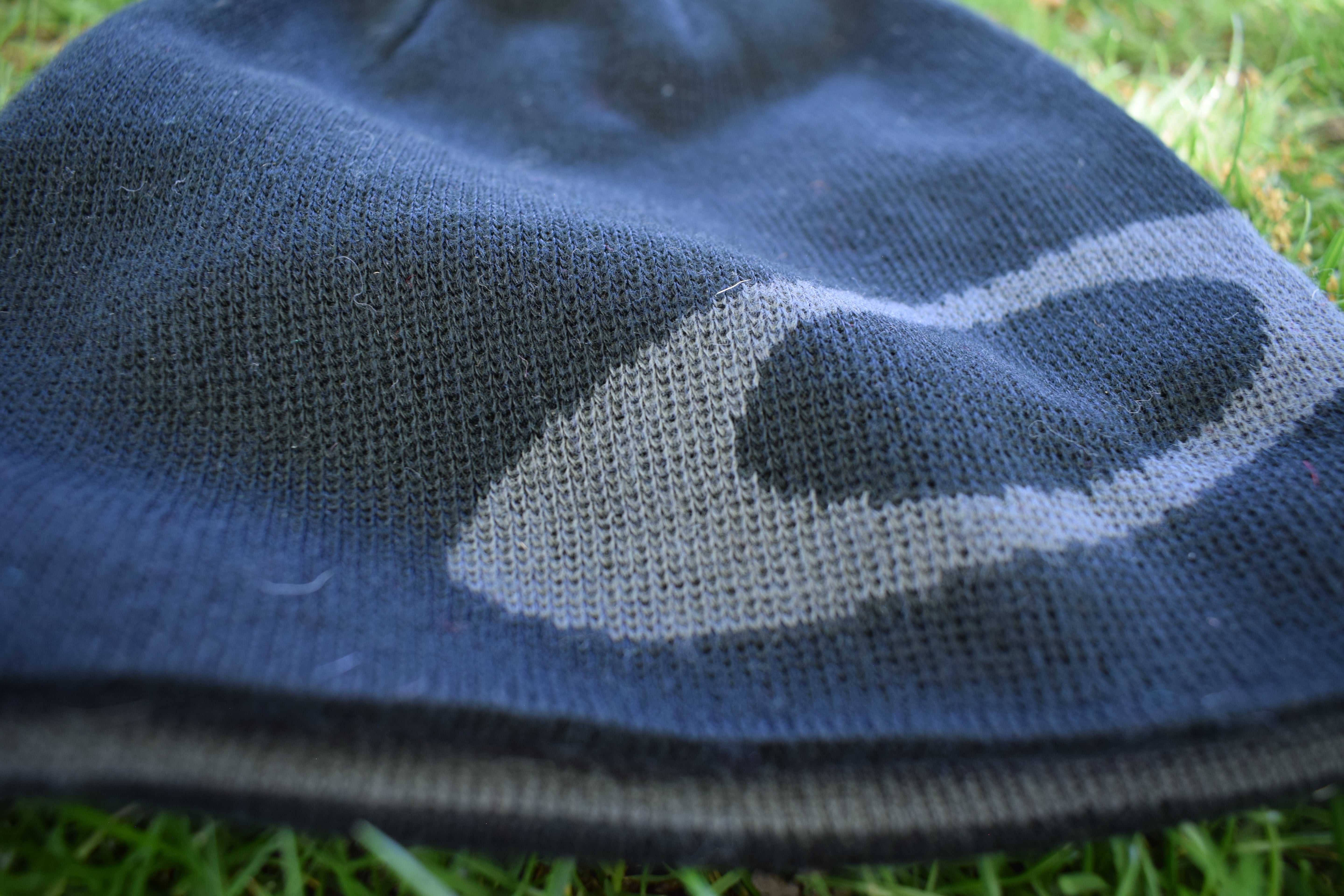 Ellipse Logo Oakley beanie Reversible color gray and black