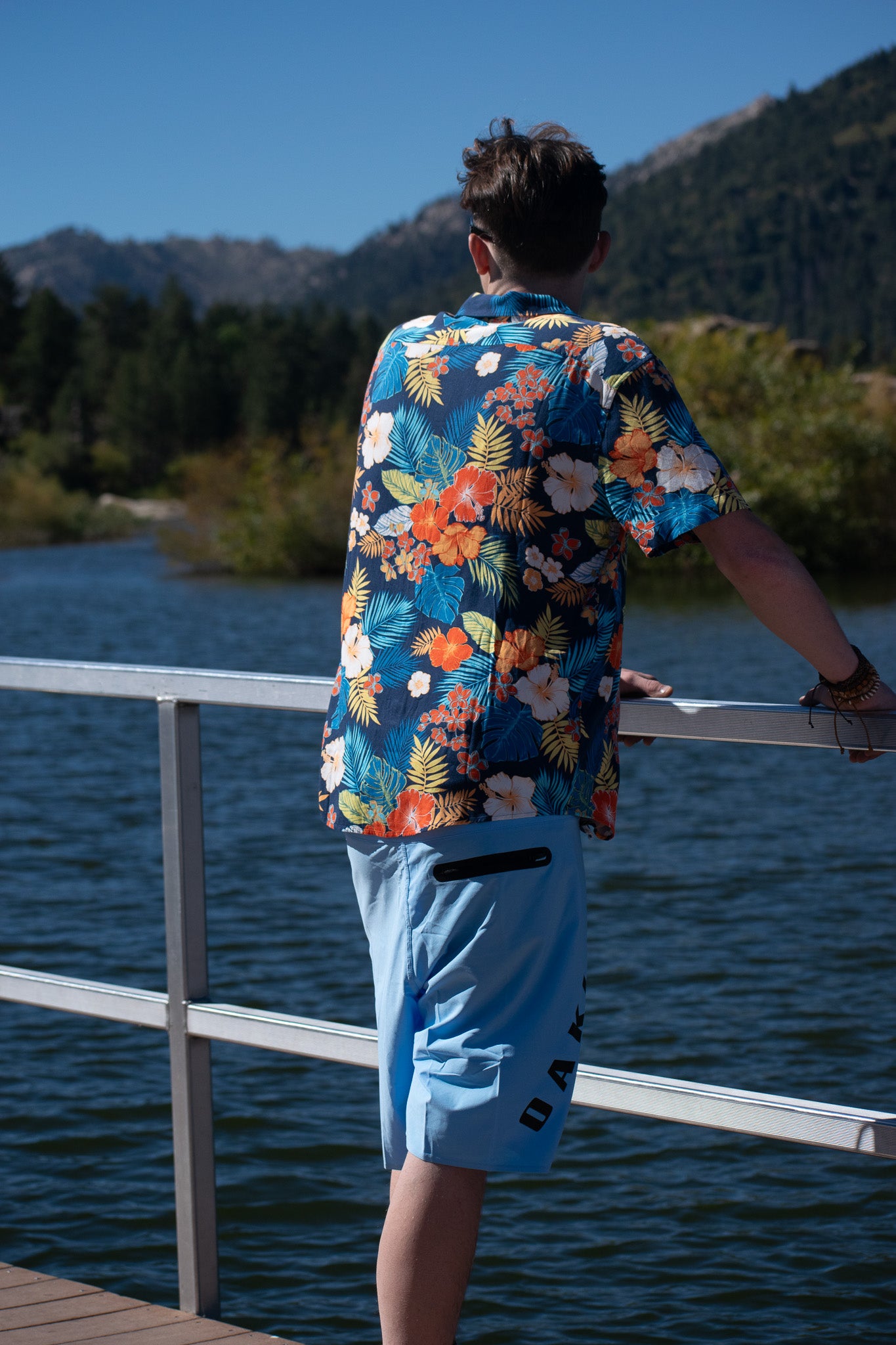 Penguin Hawaiian Blue Floral Button up shirt Size: M