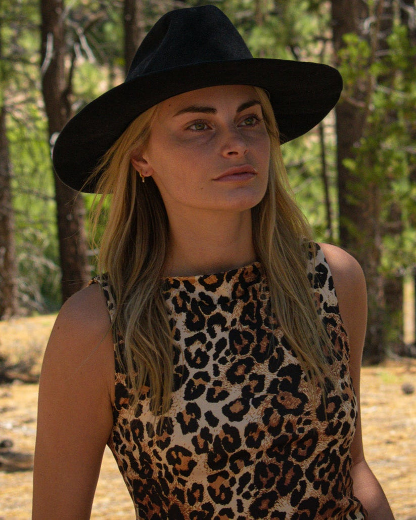 "Live in the Moment Sabrina" Neckline Leopard Print Sleeveless Shirt - Size Large