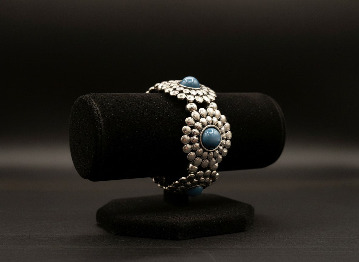 Stunning Western Style Blue Stone Silver Plated Strech Bracelet