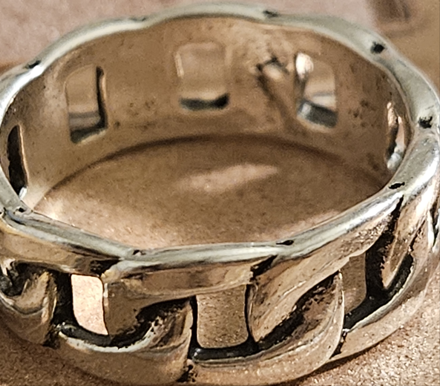 Alloy Plated Silver Chain Band Ring Size 7