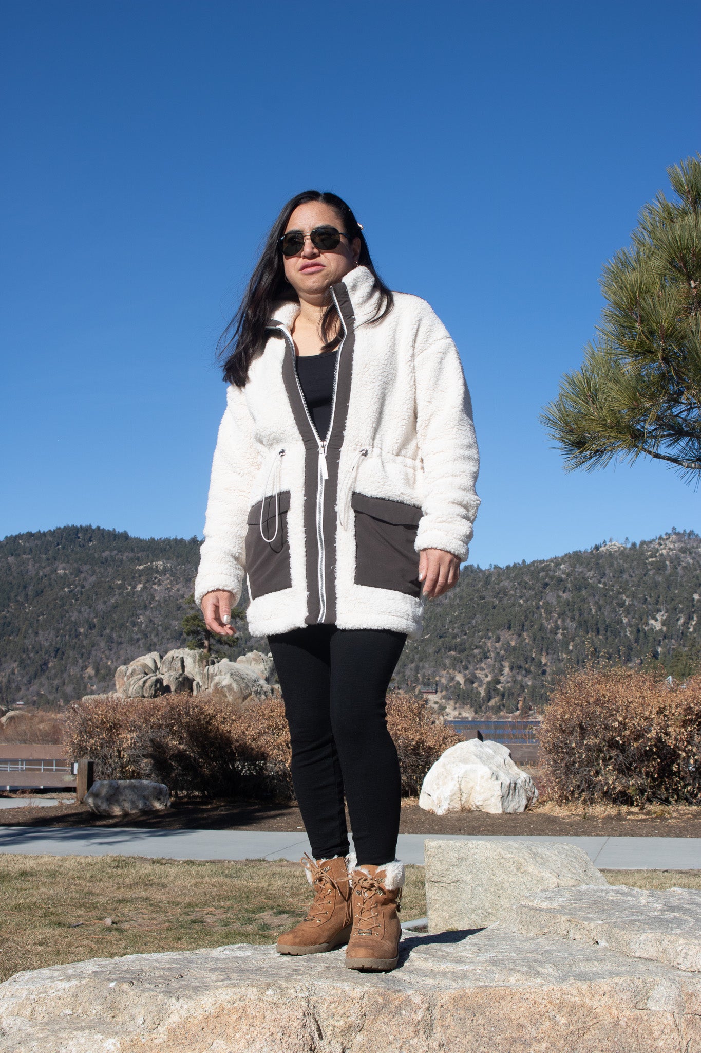 Te Verde Fleece Cream Colored Winter Coat