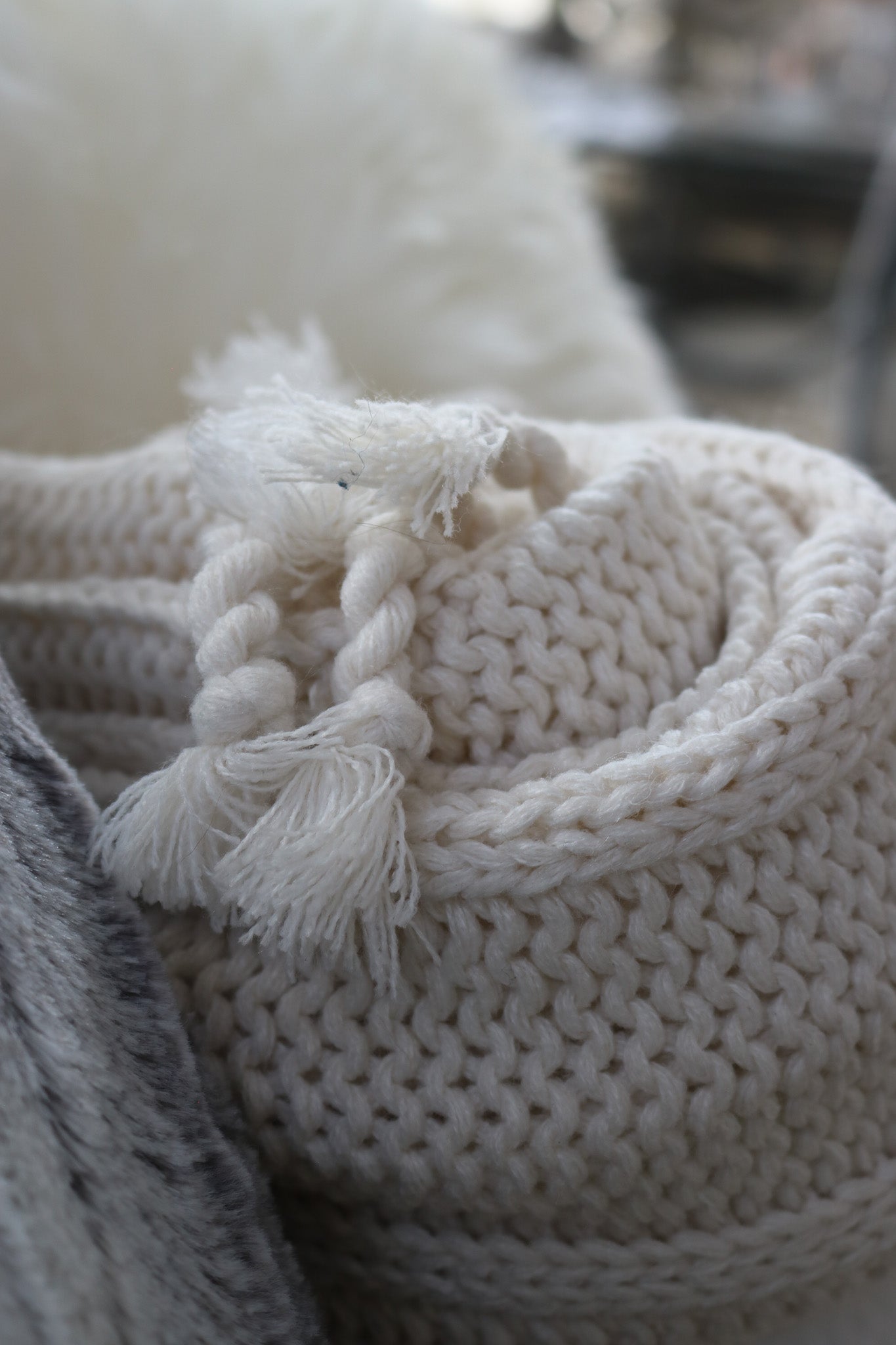 Pottery Barn Bryson White Luxuriously Knitted Soft Throw Blanket 50 x 60 Inches