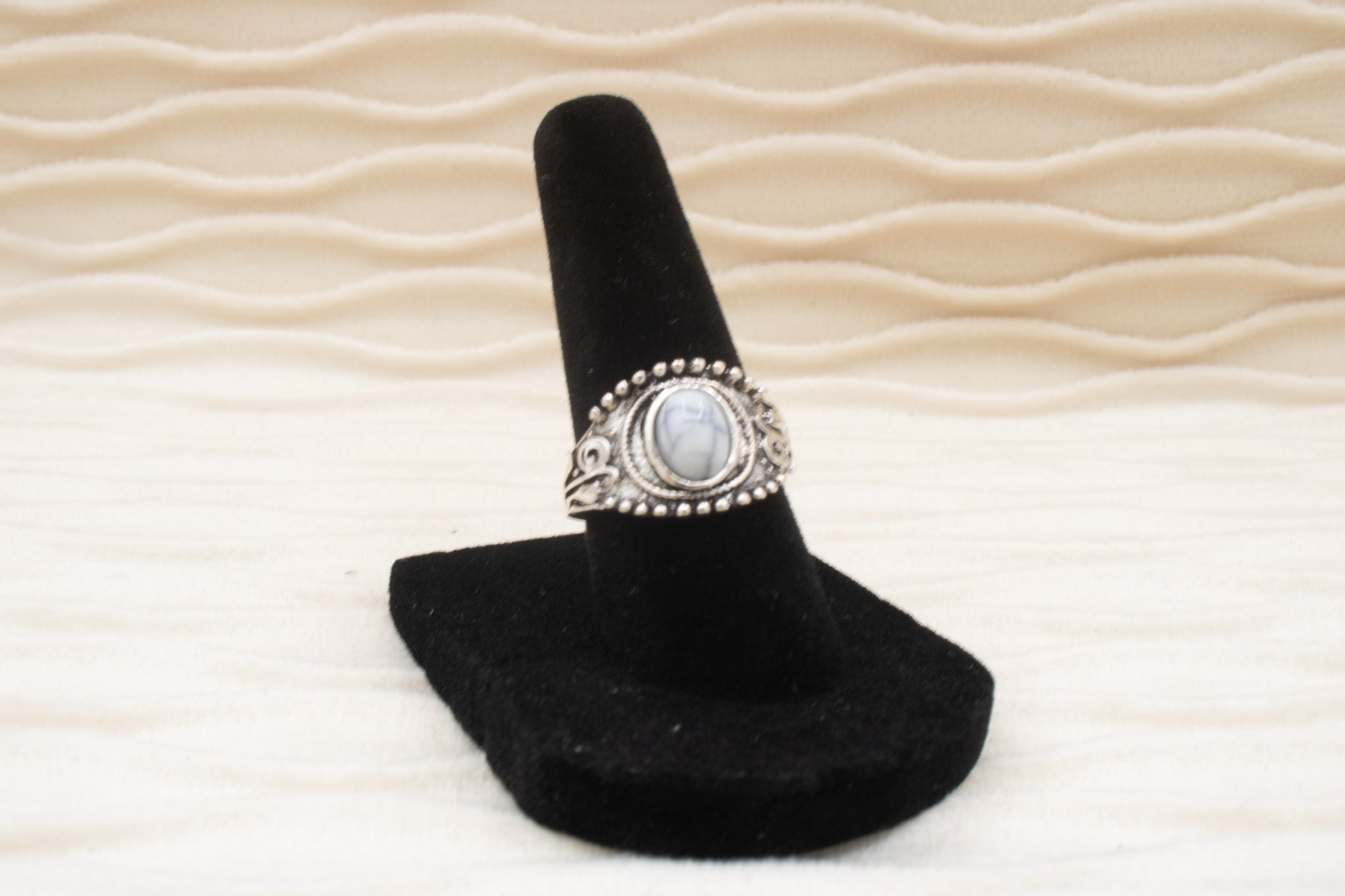 Howlit Silver Tone Ring Size 6.5
