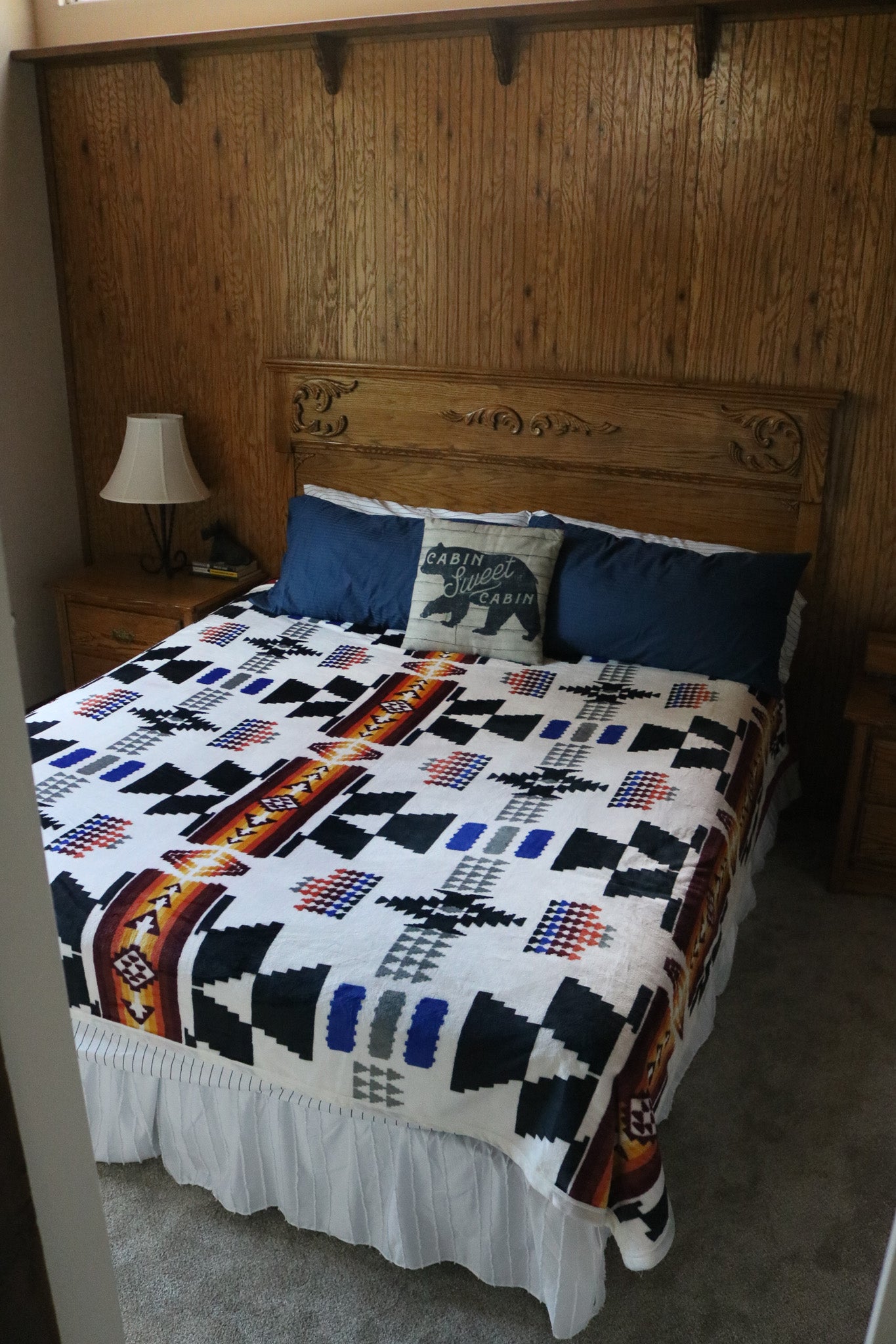 Plush Super Soft White Aztec Print King Blanket