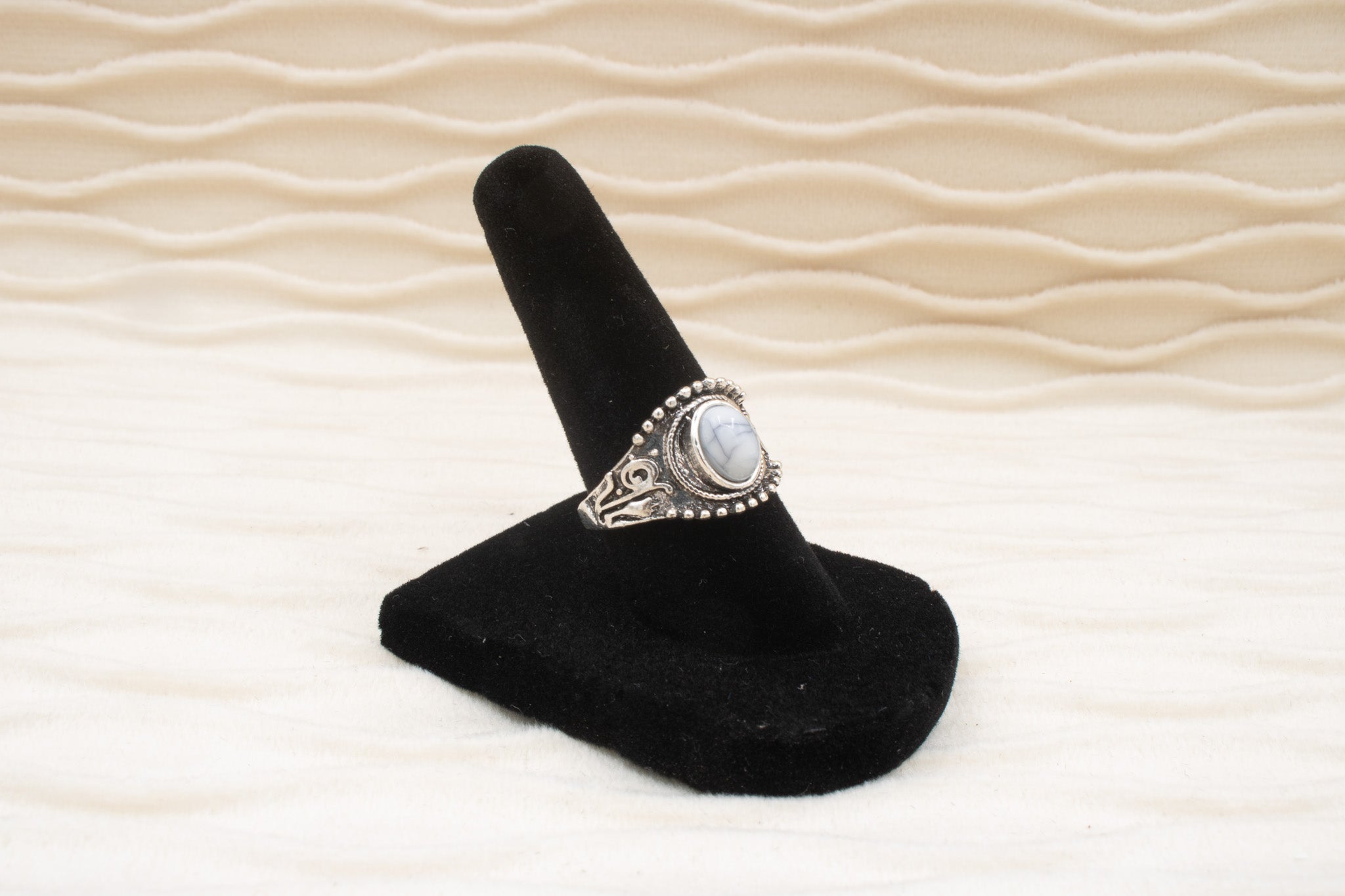 Howlit Silver Tone Ring Size 6.5