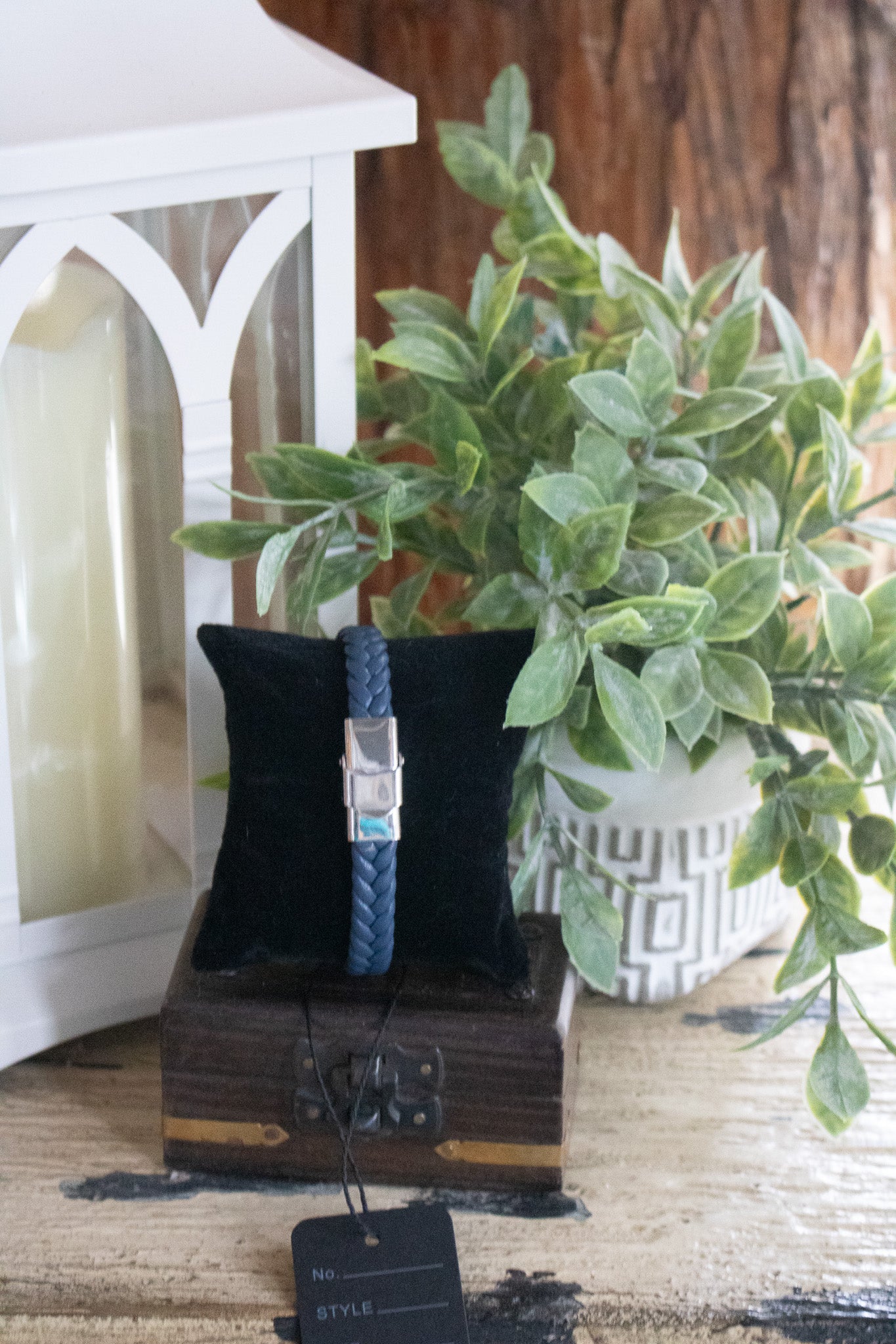 Black and Navy-Blue diamond Tuck Leather Bracelet