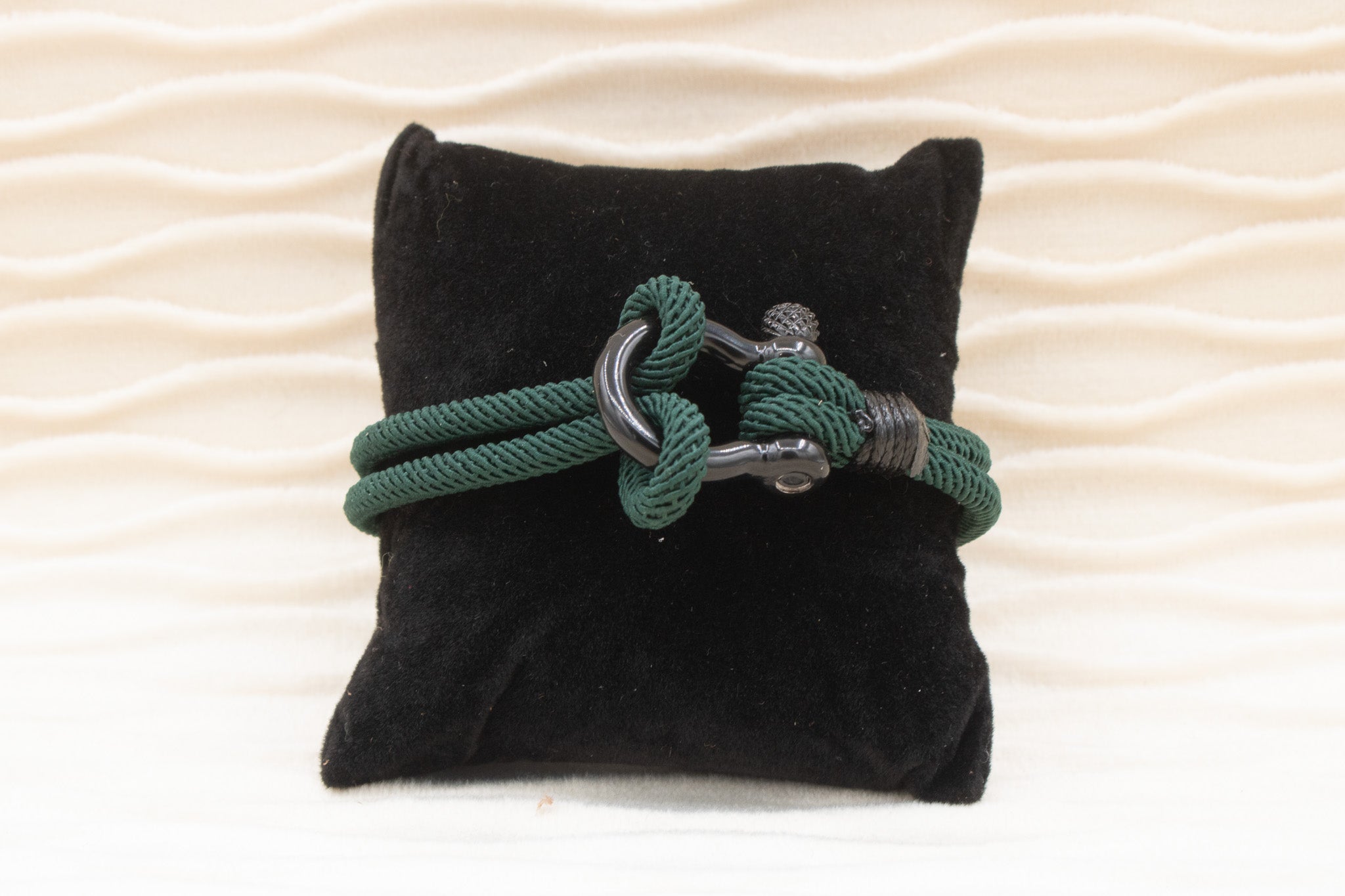 Green Heavy Duty Jute Cord Bracelet with Black Aluminum Clevis Bow Shackle