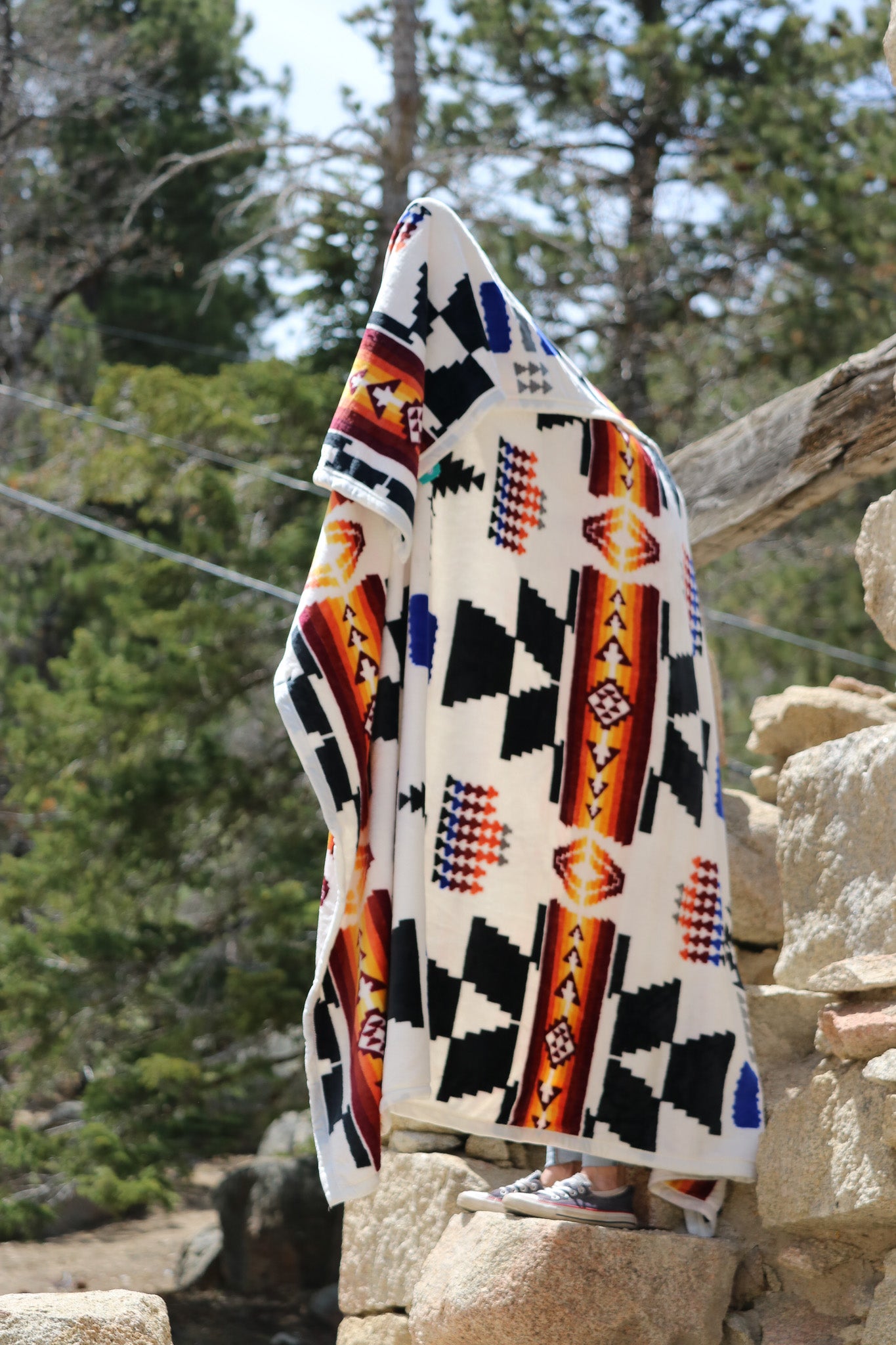 Plush Super Soft White Aztec Print King Blanket