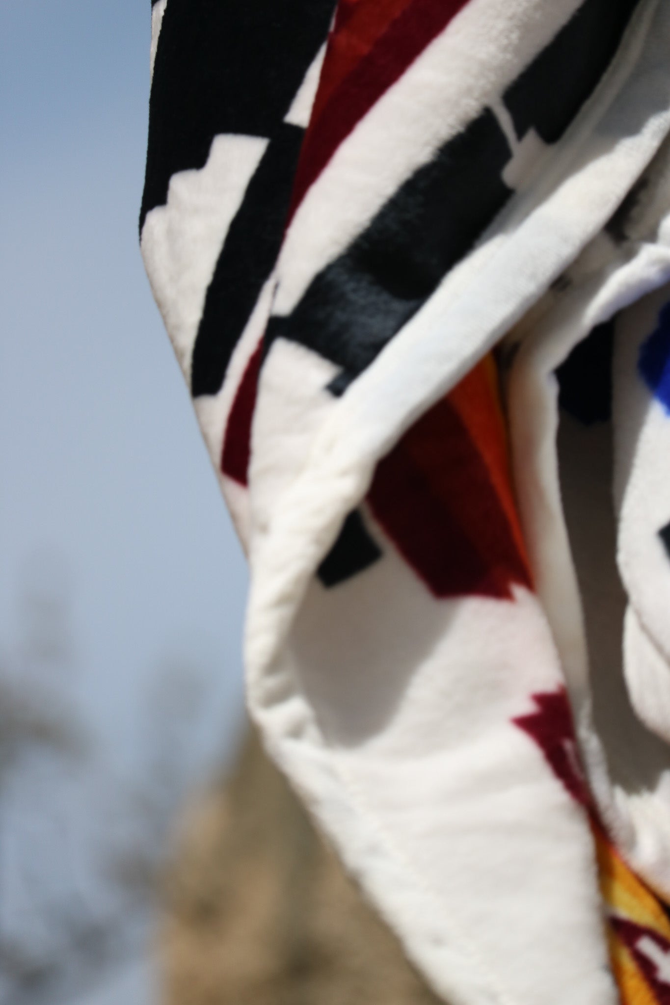 Plush Super Soft White Aztec Print King Blanket