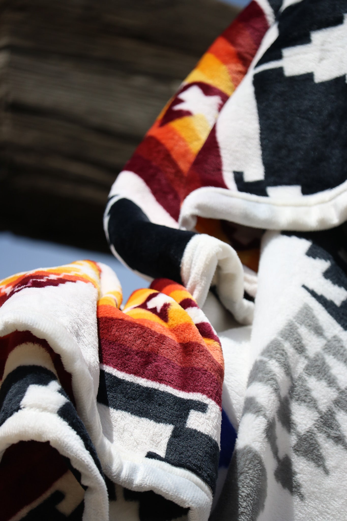 Plush Super Soft White Aztec Print King Blanket