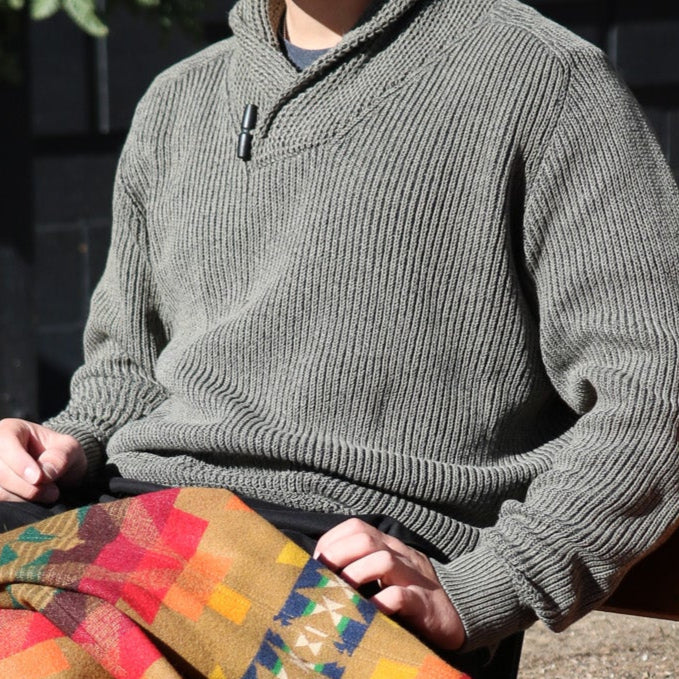 Mens Perfectly Broken in Grey Cable Knit Sweater Size Medium