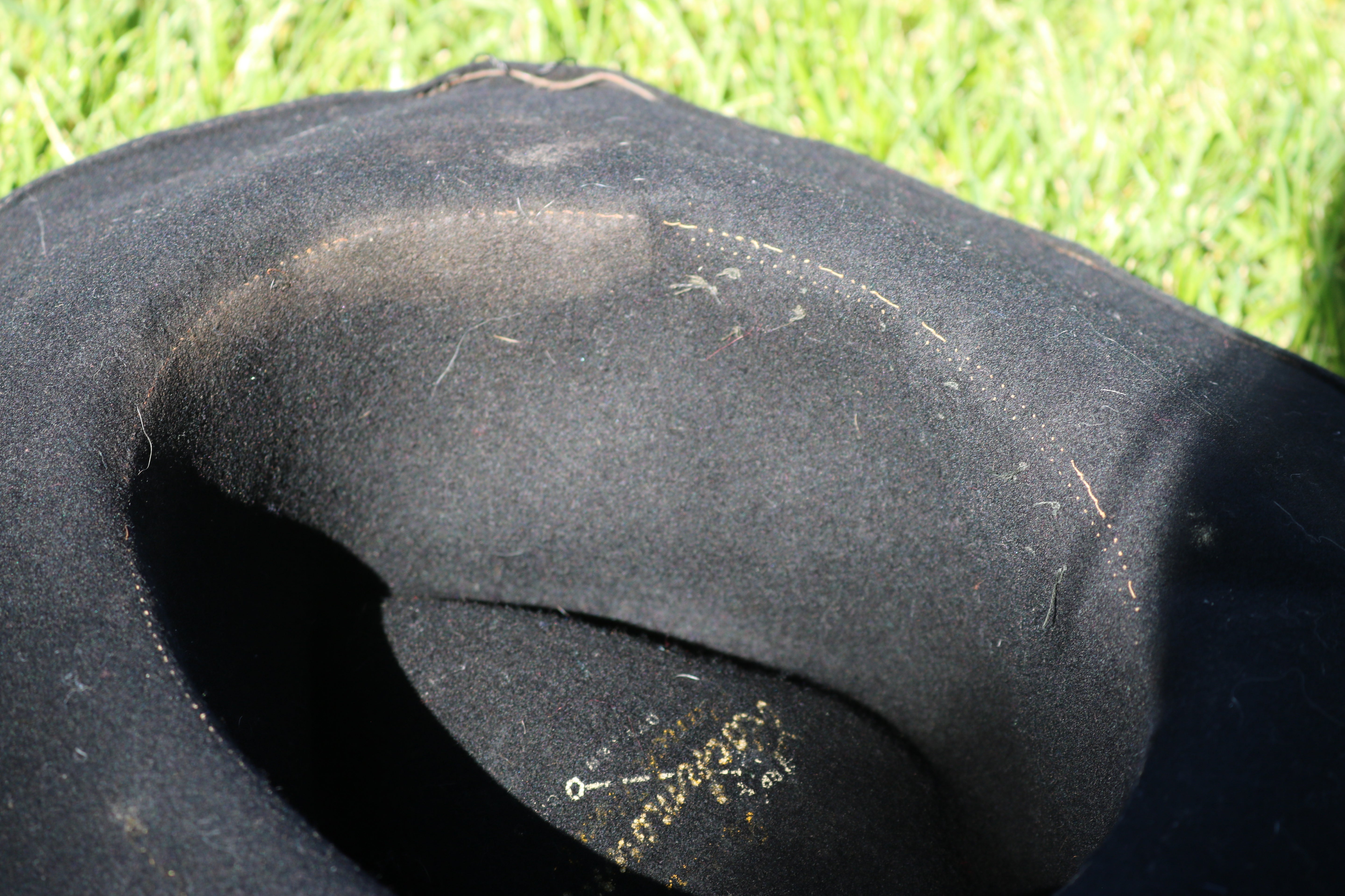Rackmount Ranch Vintage Wide-Brim Felt Black Cowboy Hat
