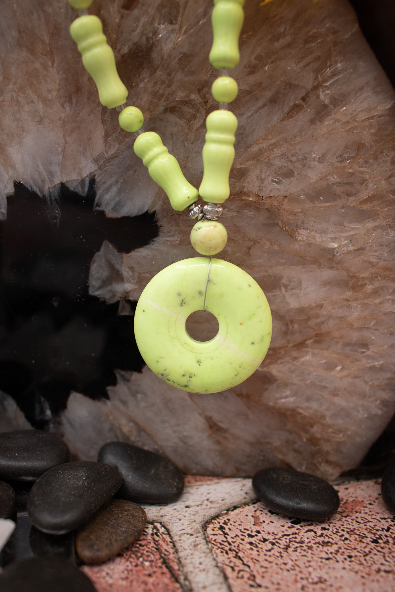 Lime Green Color Citron Magnesite Necklace