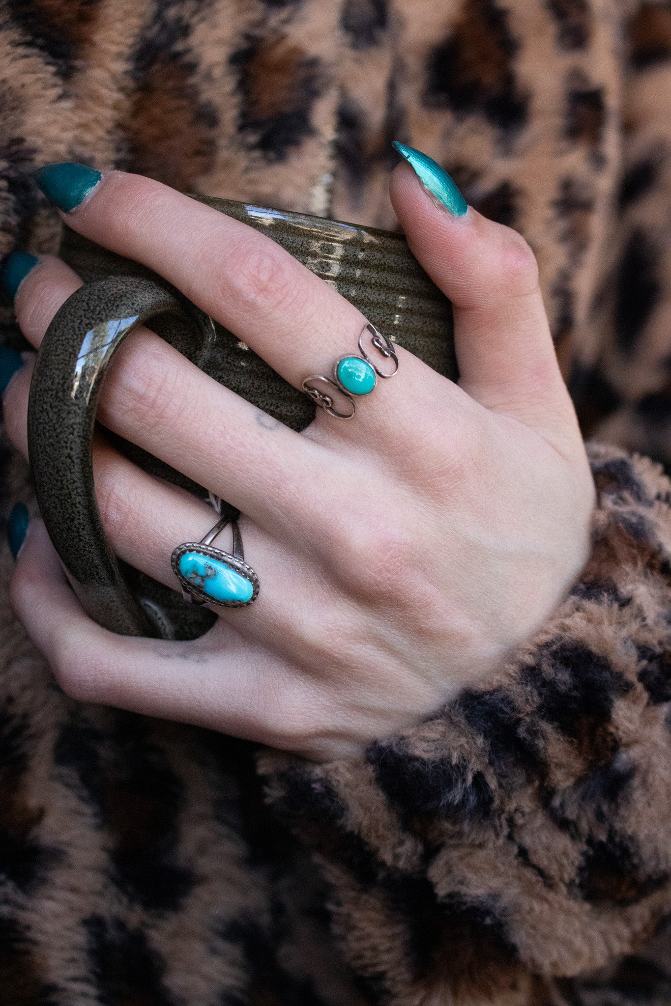 Vintage Navajo Bright Blue Turquoise with Sterling Silver Band Ring Size 5