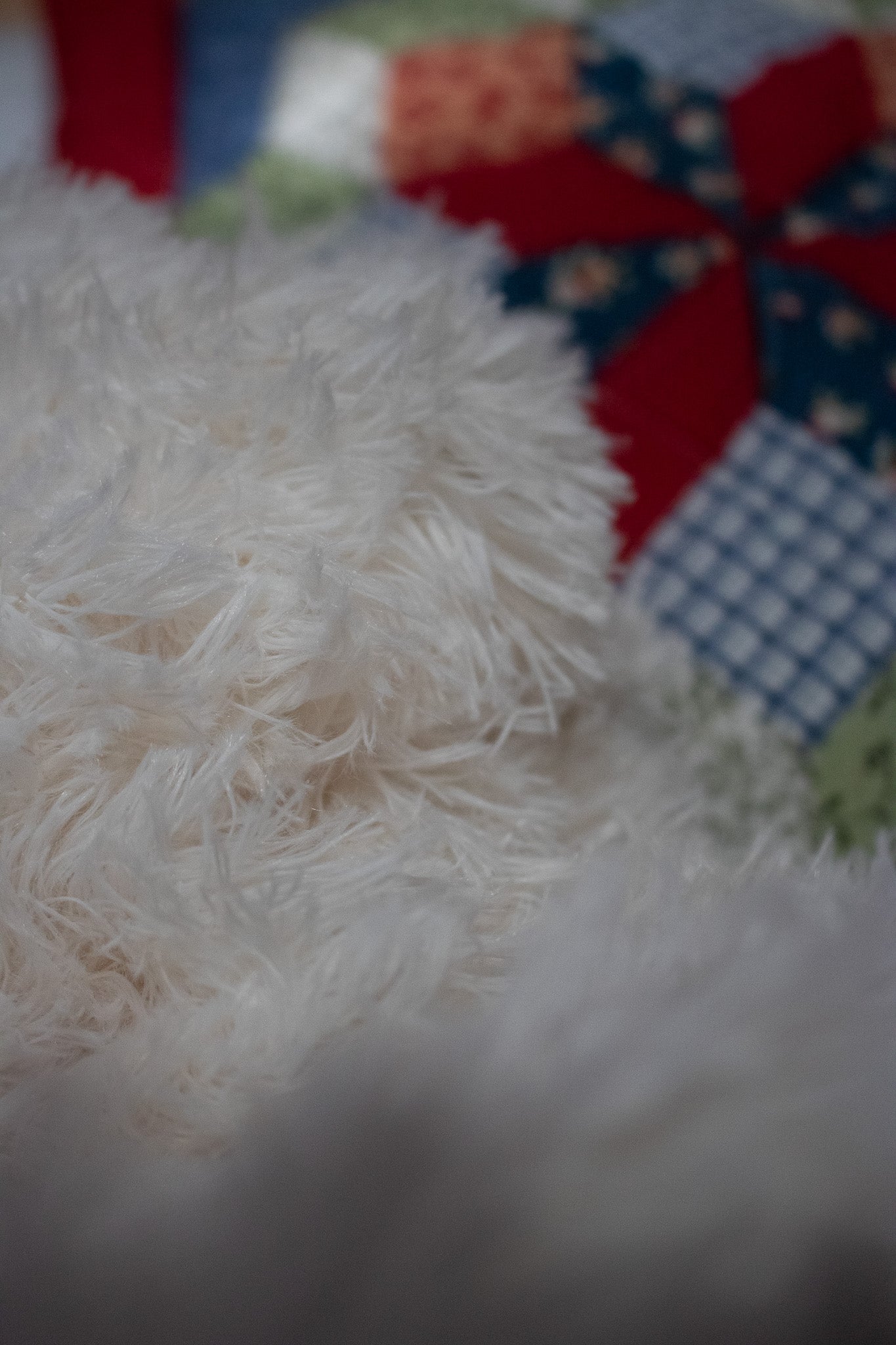 YUSOKI Double Layered Faux Fur Throw Blanket – Cream White, 50" x 60"