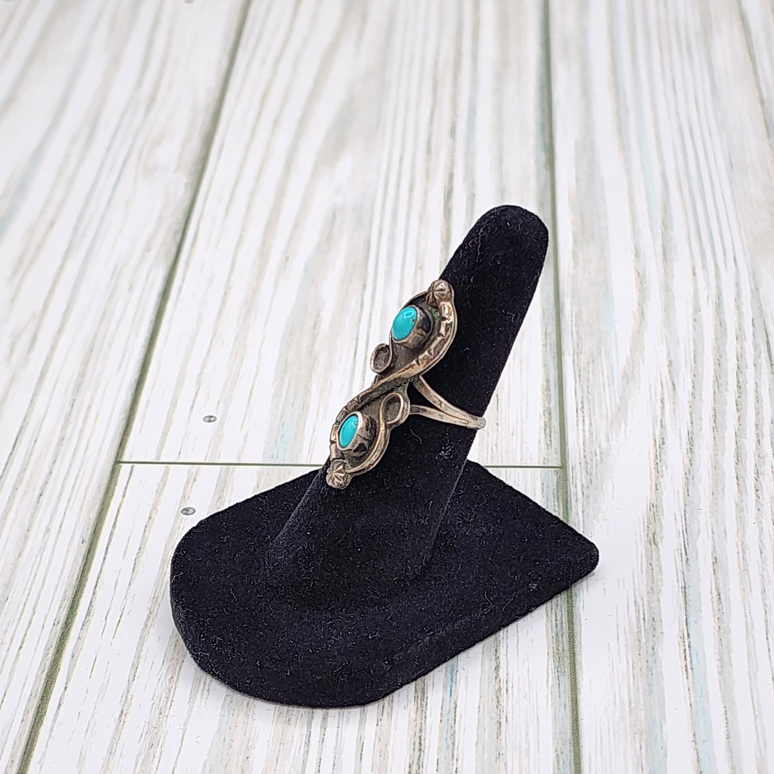 Vintage Fox Turquoise Inlaid Gemstone Sterling Silver Band Ring Size 4