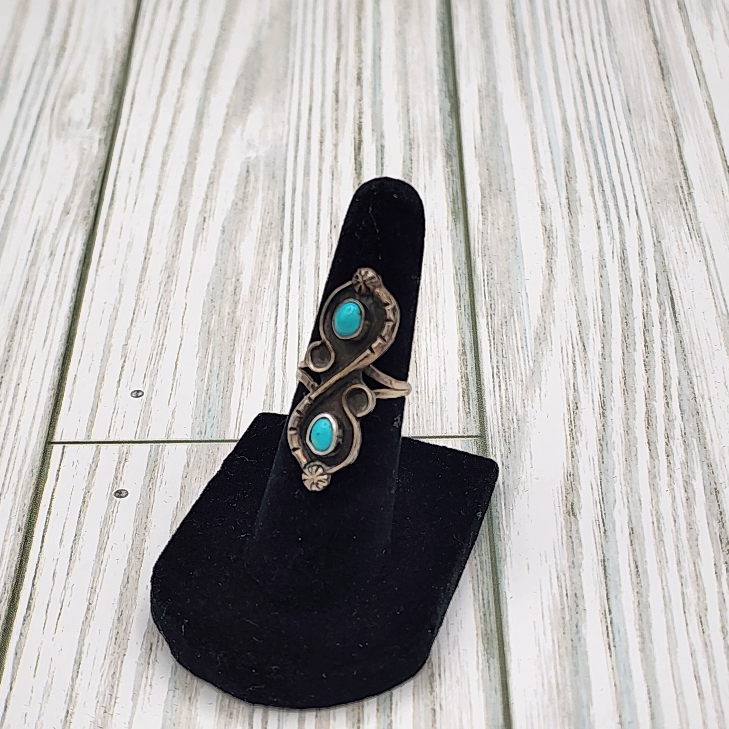 Vintage Fox Turquoise Inlaid Gemstone Sterling Silver Band Ring Size 4