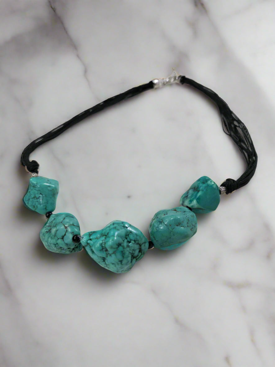 Turquoise Dyed Howlite Stone Necklace