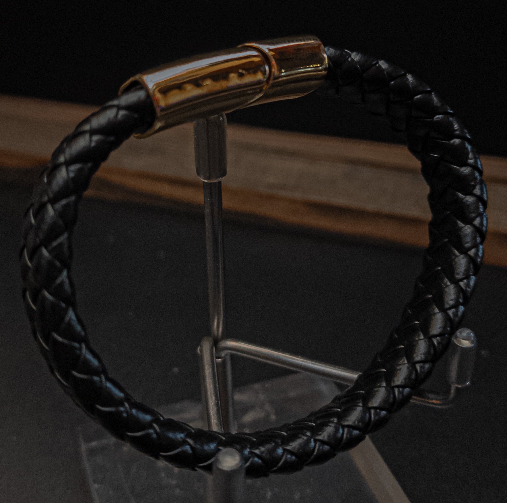 Diamond Tuck Design Bracelet with Magnetic Closure