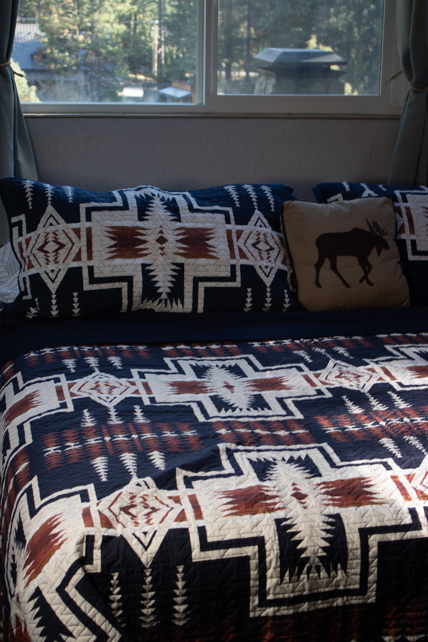 Pendleton Harding Southwestern Geometric Oxford Wool Blanket – Queen