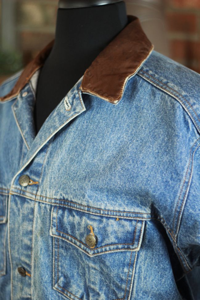 "Classic 90's Marlboro Country Denim Jacket with Leather Collar (Size M)"