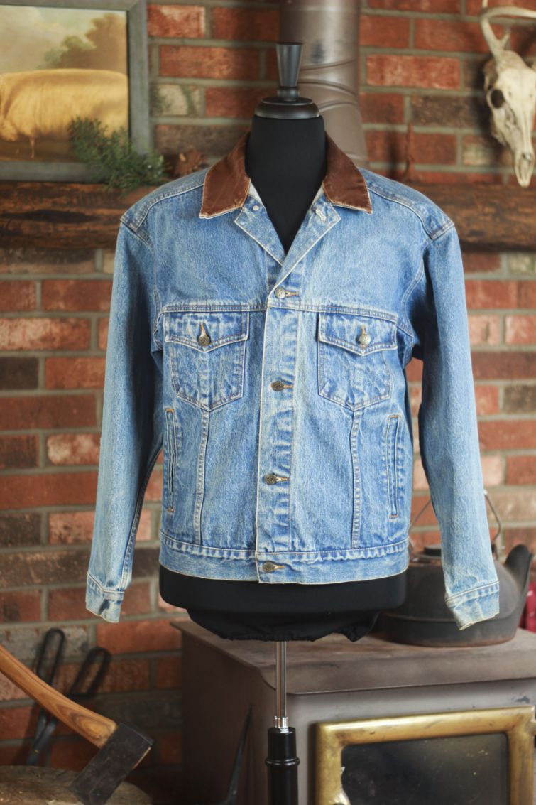 "Classic 90's Marlboro Country Denim Jacket with Leather Collar (Size M)"