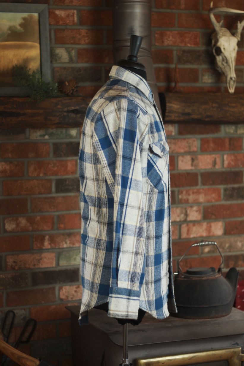 Wrangler White Blue Plaid Snap Button up Size   15 1/2 -34