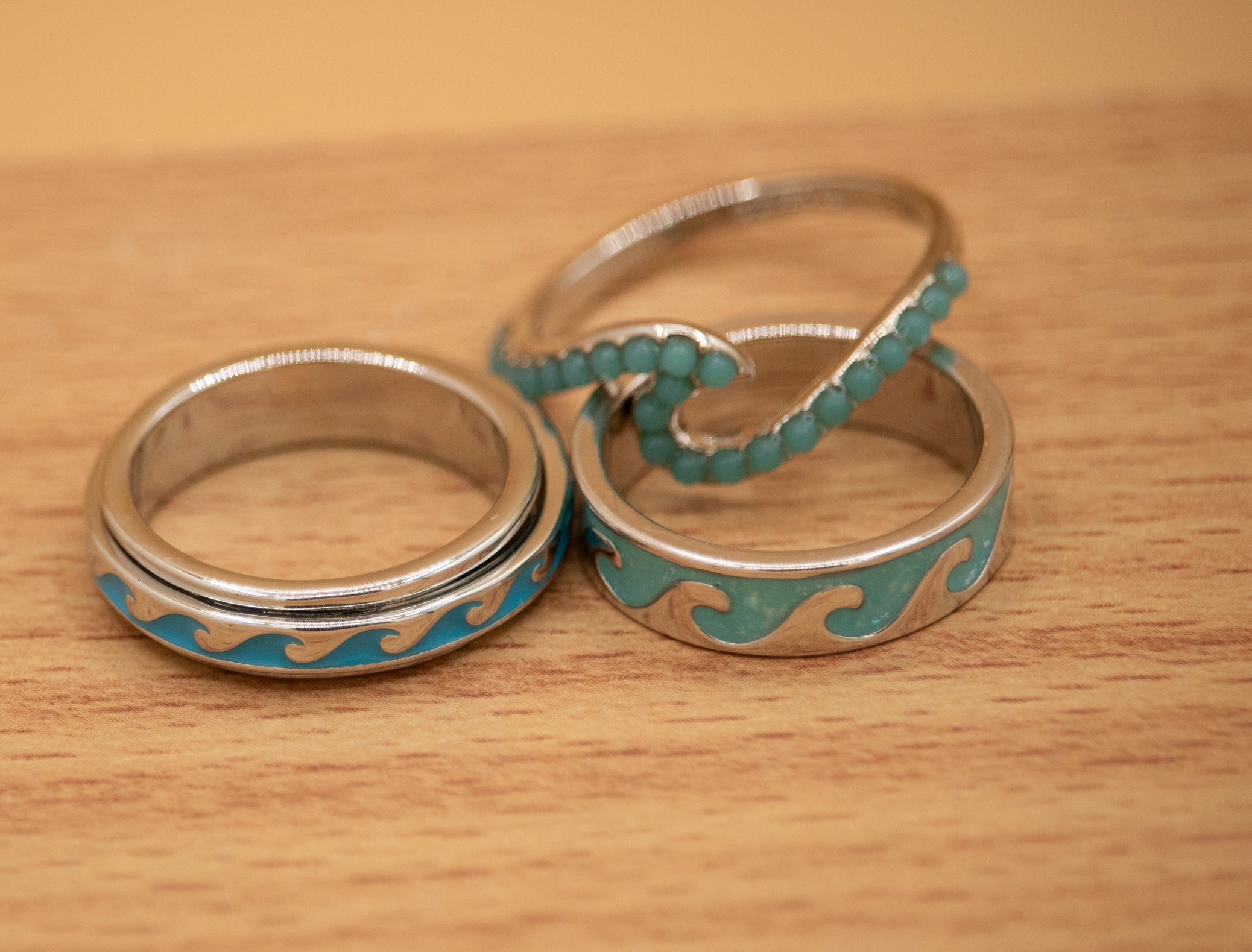 Pura Vida Enamel Wave Fidget Ring Silvern Size