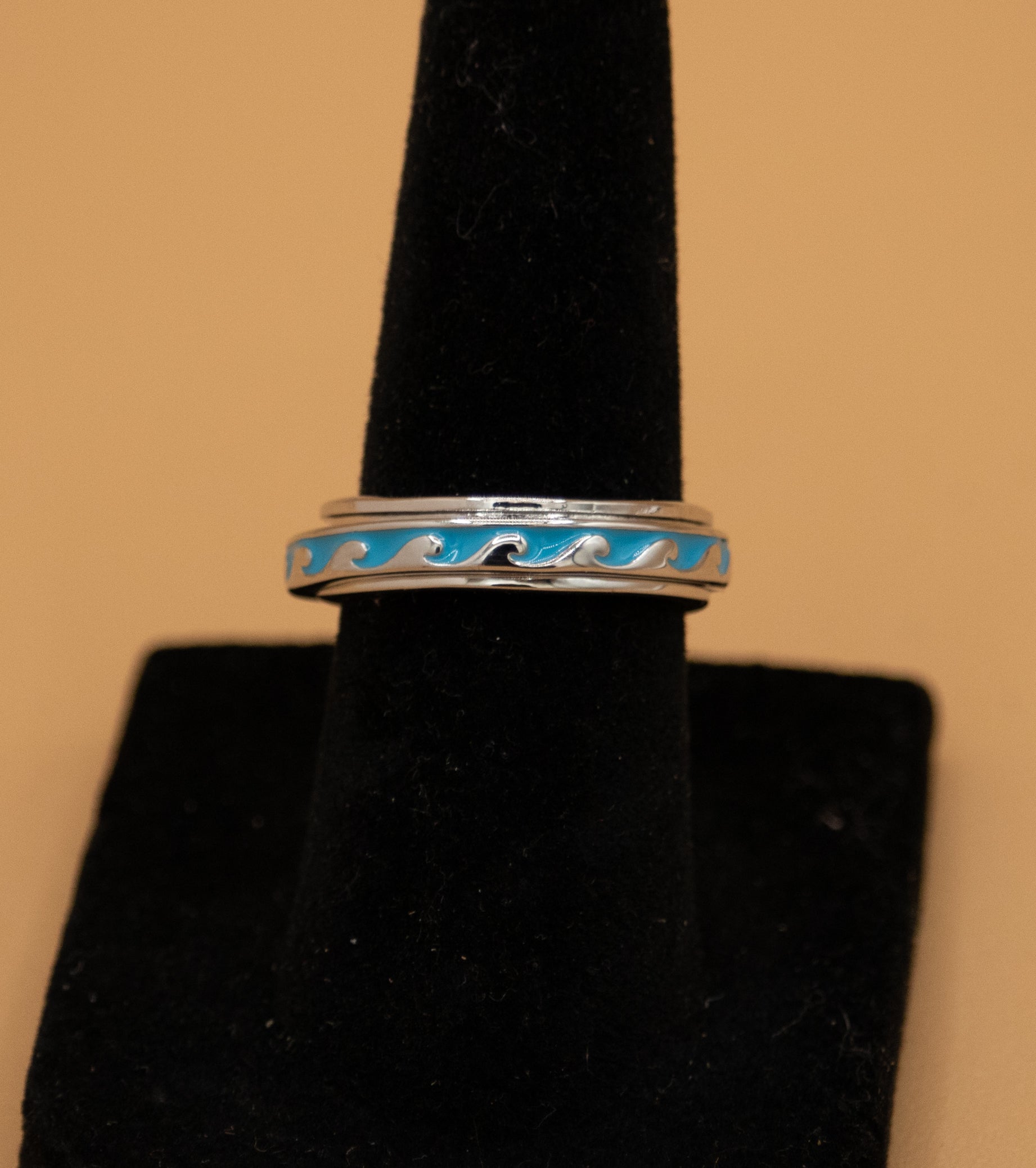 Pura Vida Enamel Wave Fidget Ring Silvern Size