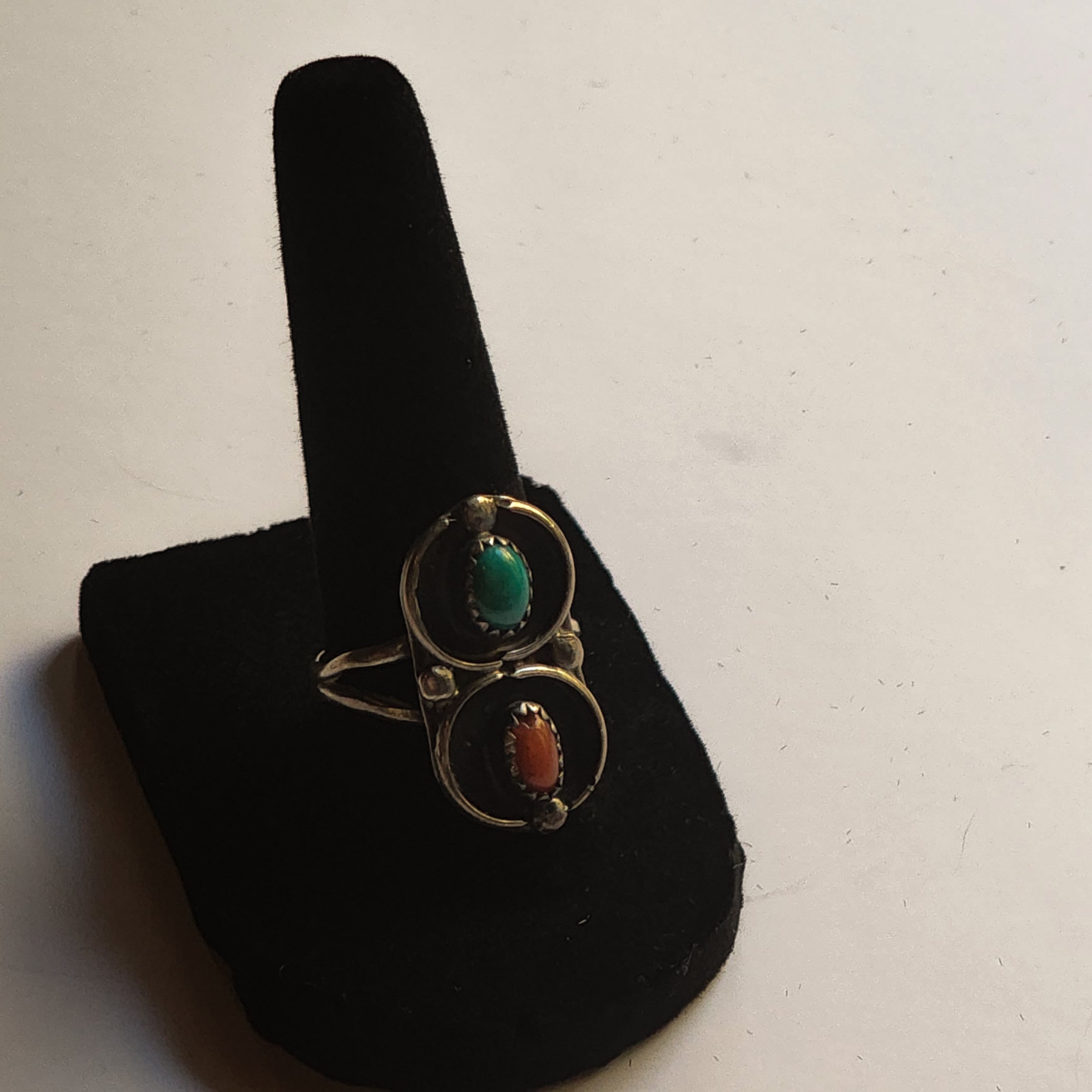 Turquoise and Coral Gemstones embedded in Sterling Silver Boarders Size 8