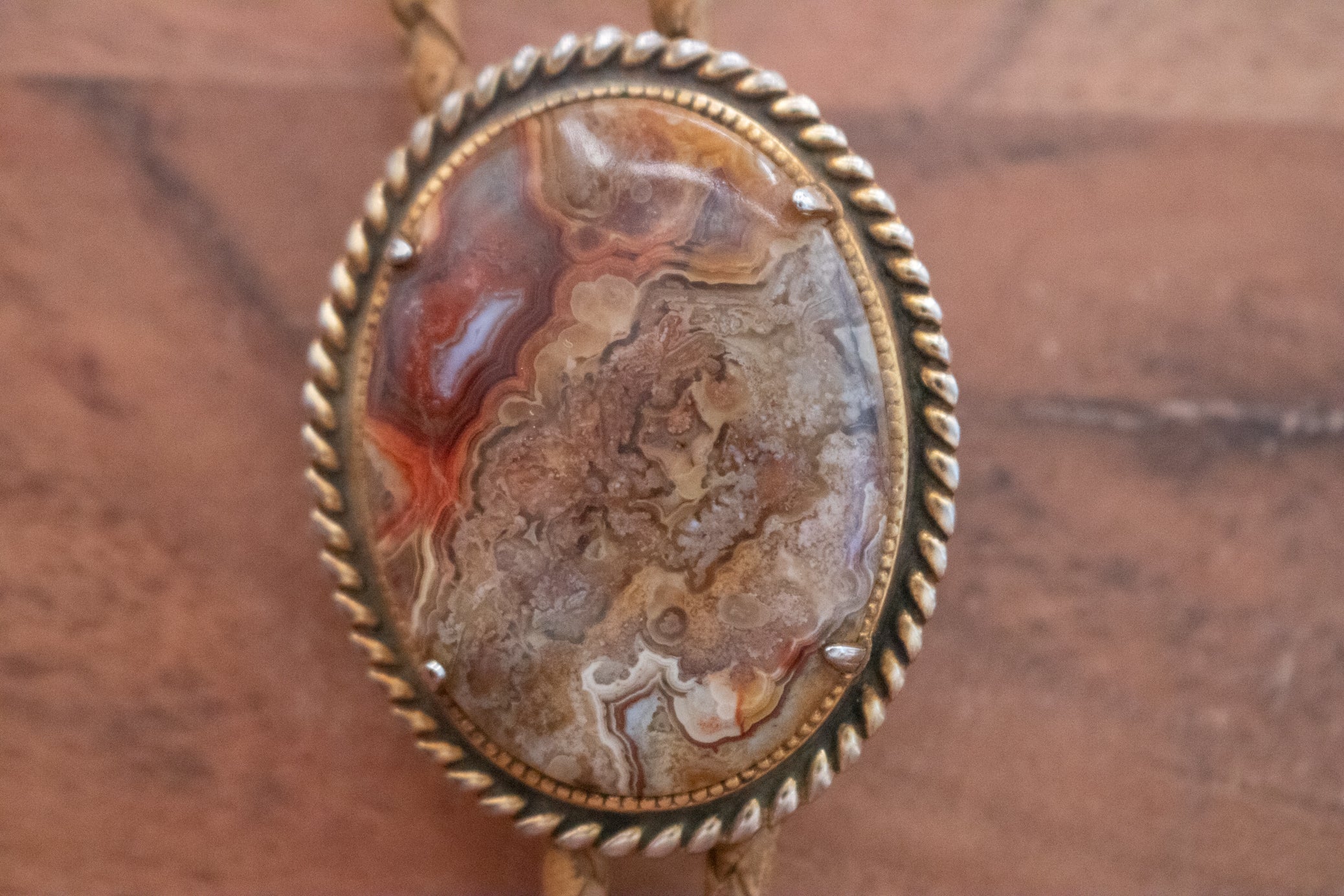 Native American Agate Gemstone Bolo Tie