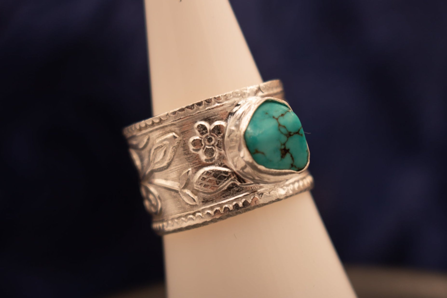 Turquoise 925 Sterling Silver Flower Band Ring Size 5