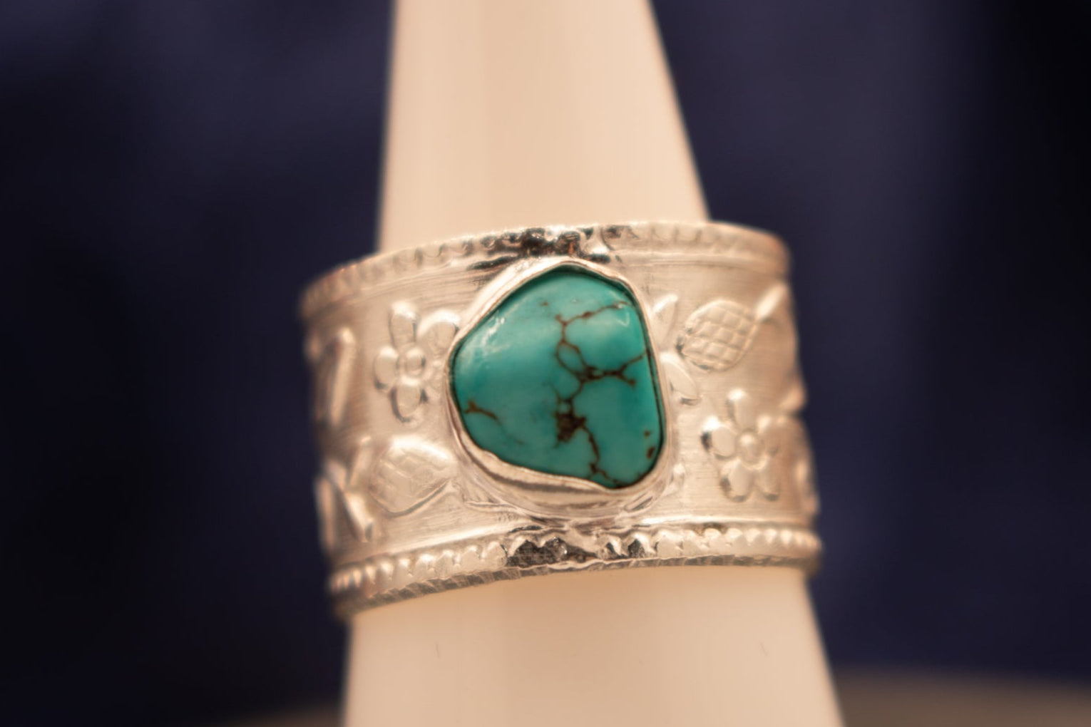 Turquoise 925 Sterling Silver Flower Band Ring Size 5