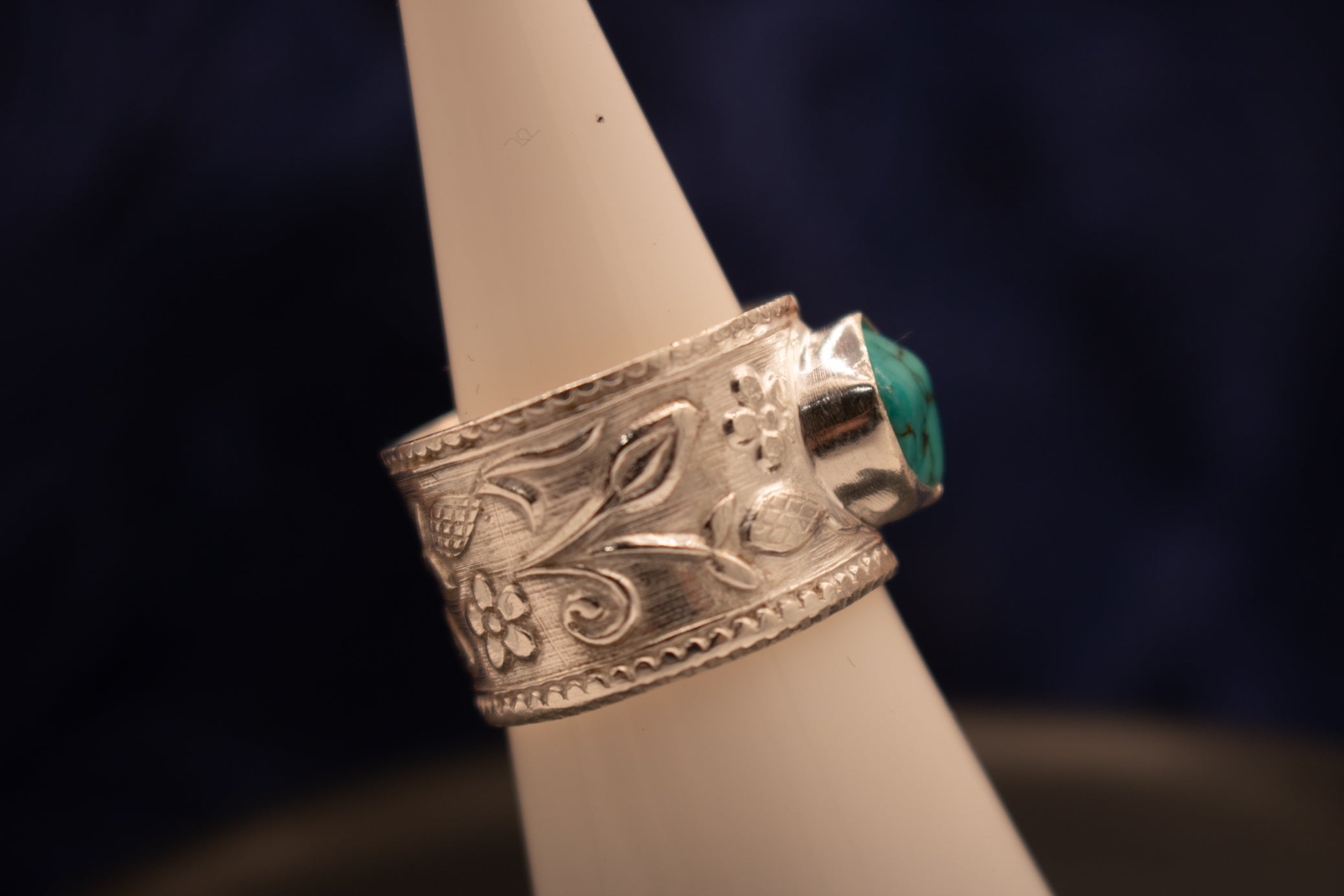 Turquoise 925 Sterling Silver Flower Band Ring Size 5
