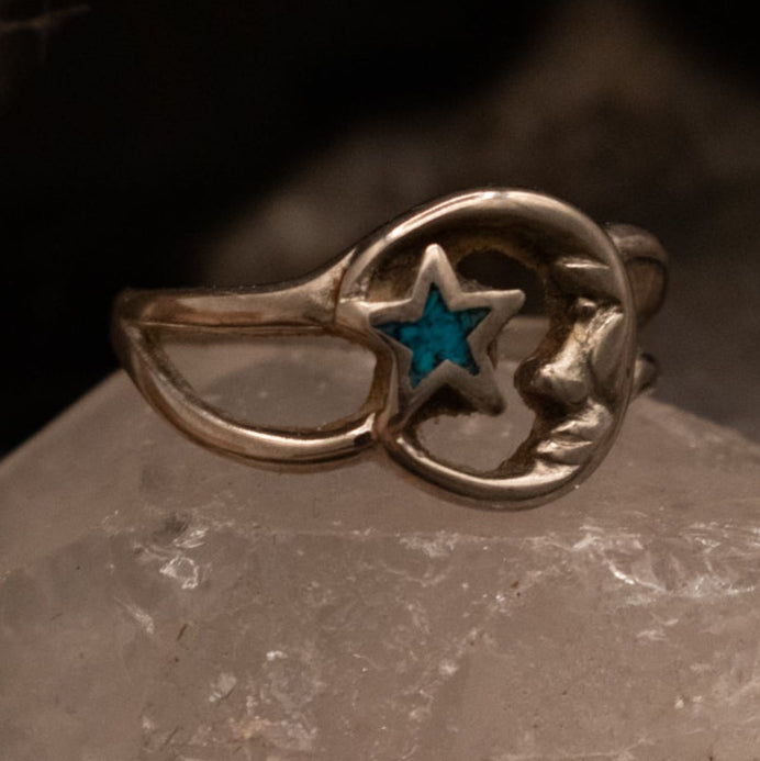Moon Ring with Turquoise Colored Gemstone Inlay in the Star Size 7.5