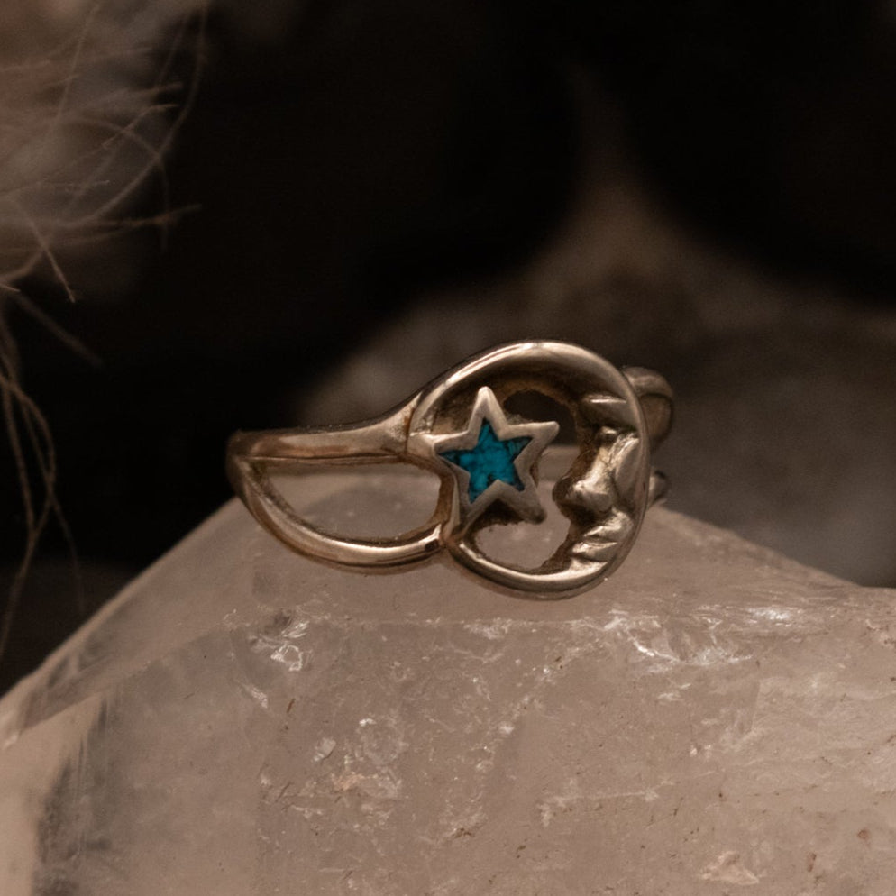 Moon Ring with Turquoise Colored Gemstone Inlay in the Star Size 7.5