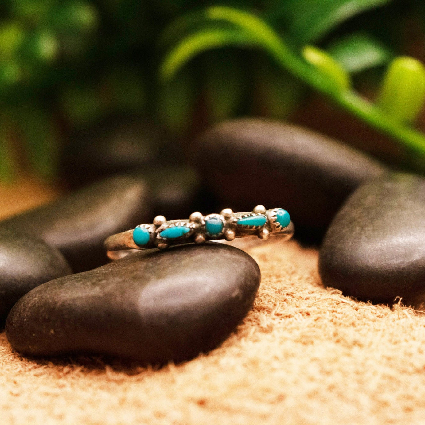 Authentic Native American Turquoise Gemstones Hand Crafted Sterling Silver Ring Size 7.5