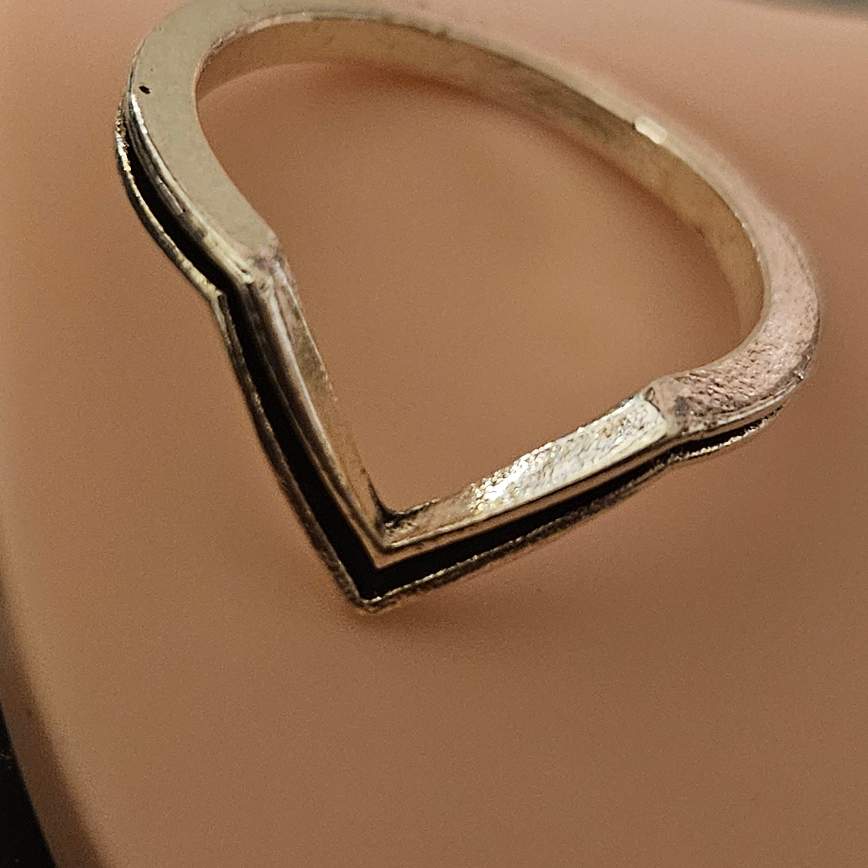 Shiny Alloy Plated Silver V Shaped Ring Size 6