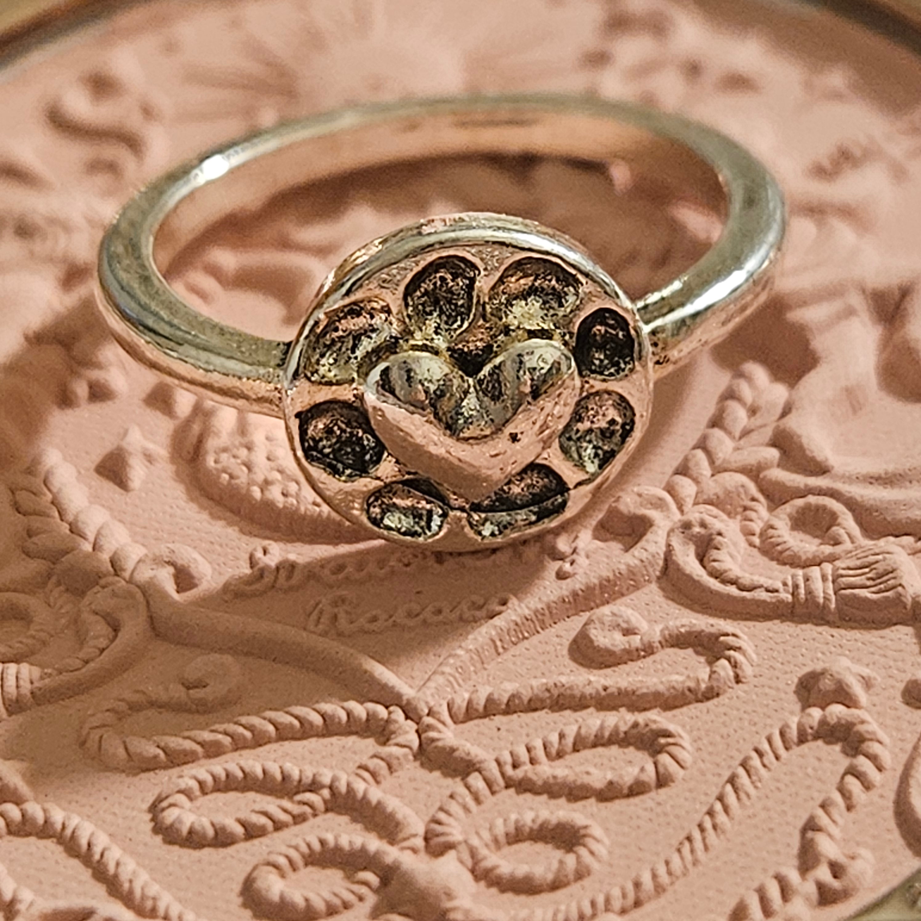 Beautiful Heart Ring with Alloy Silver Plate Size 5