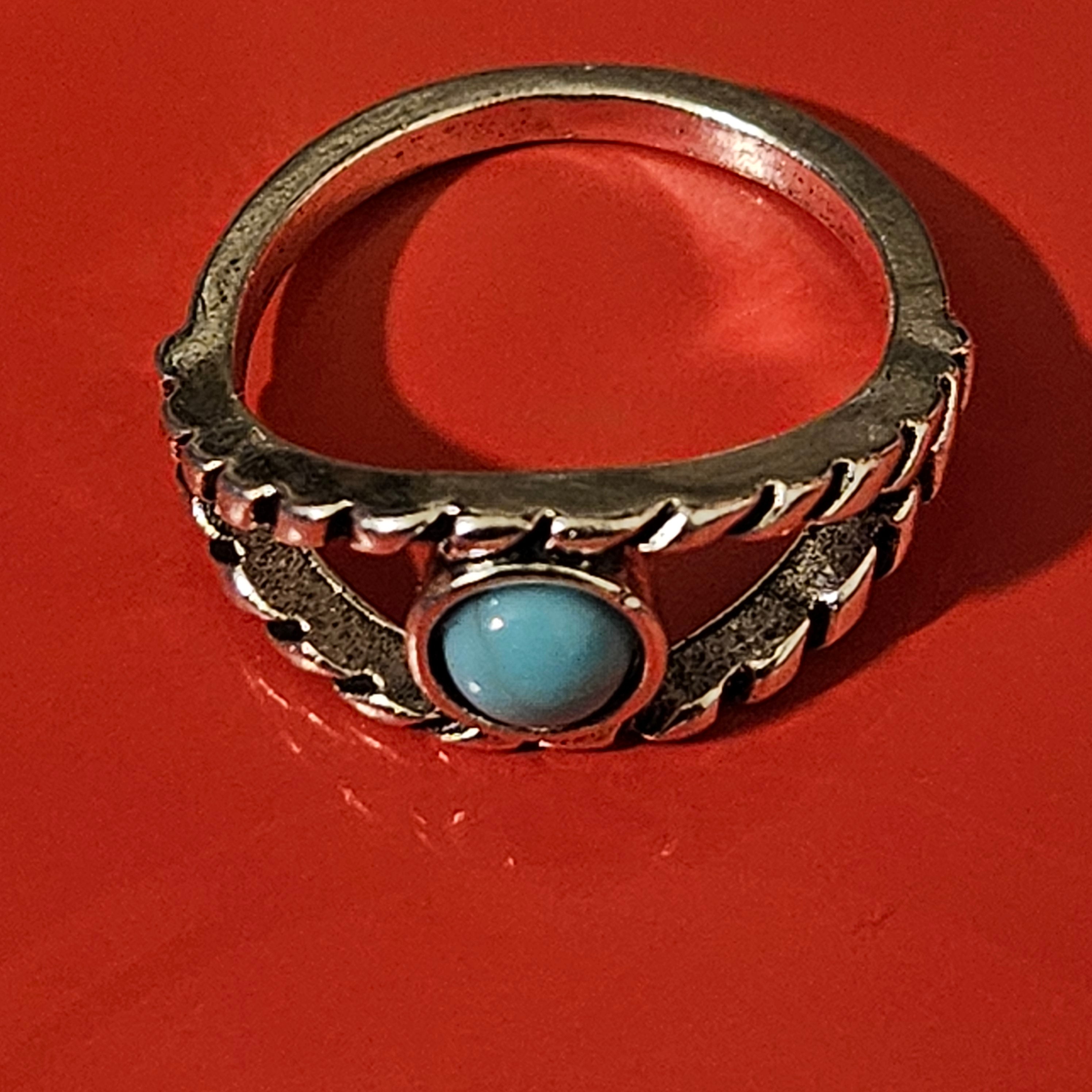 Shiny Alloy Plated Silver Faux Turquoise Ring Size 6.5