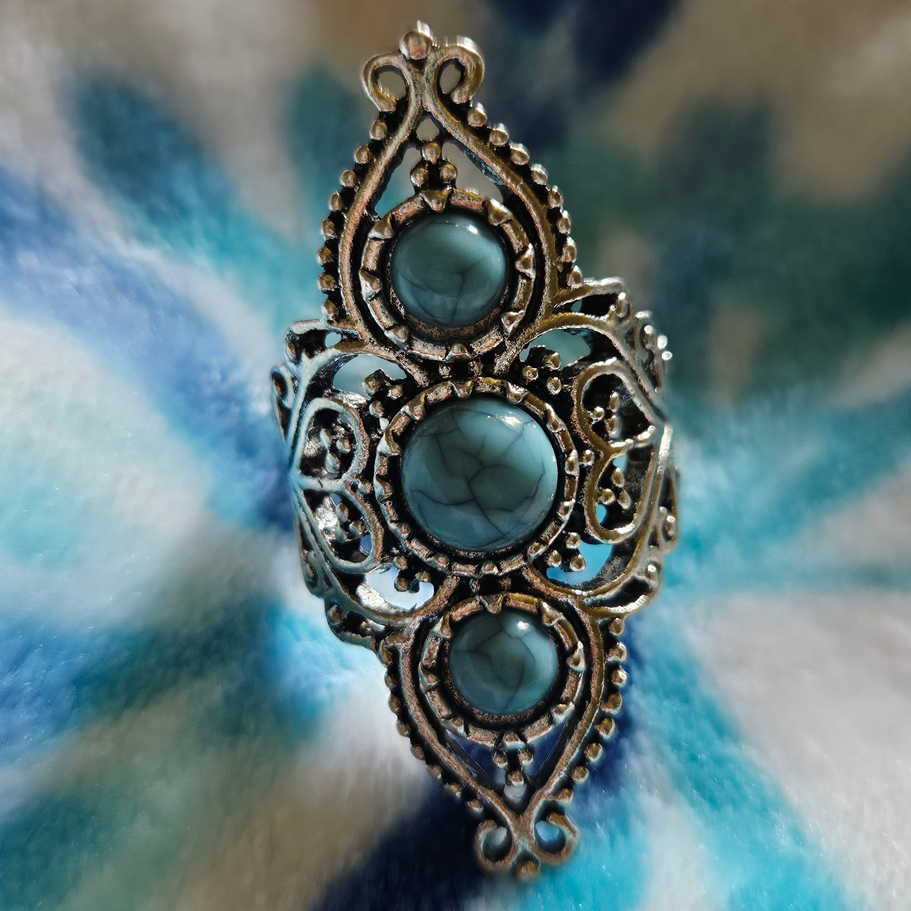 Stylish Luxury Turquoise Ring with Alloy Silver Plated             Ring Size 8